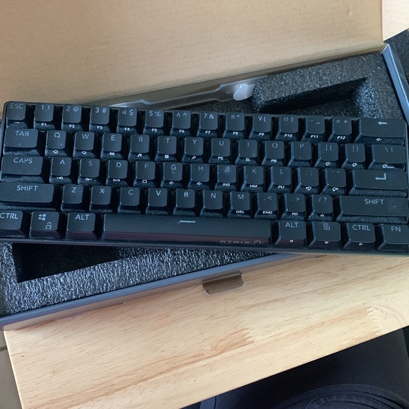 60% mechanical keyboard  compatible with PlayStation - Xbox - switch - PC - Picture 2 of 9